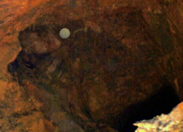 Recherche d'Orbs dans une grotte ce lundi.